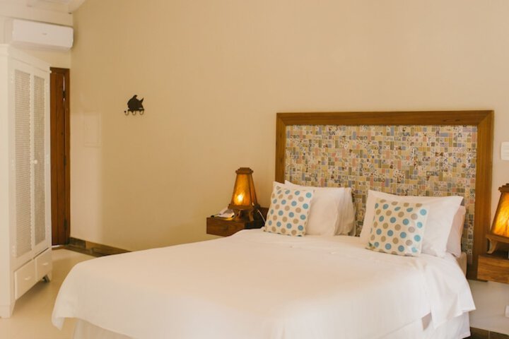 Room 13 of 80