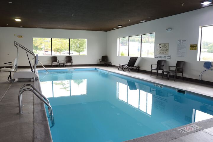 Hotel Pool