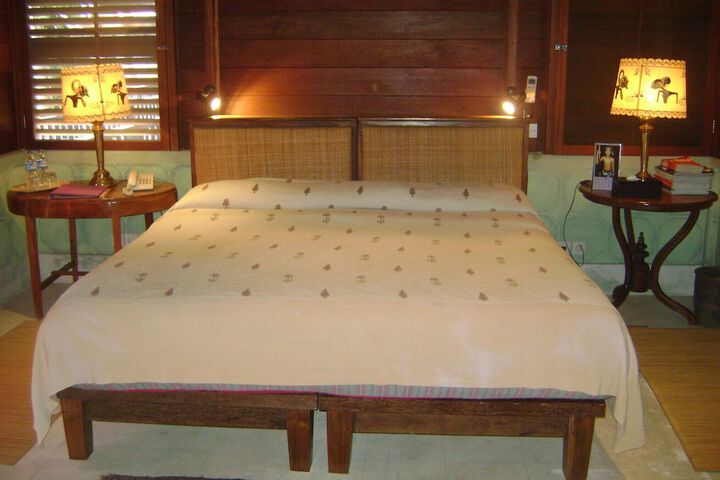 Room 6 of 65