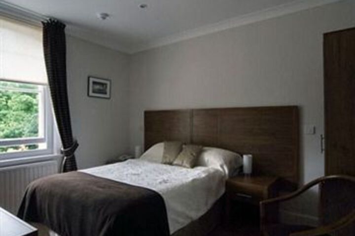 Room 9 of 15
