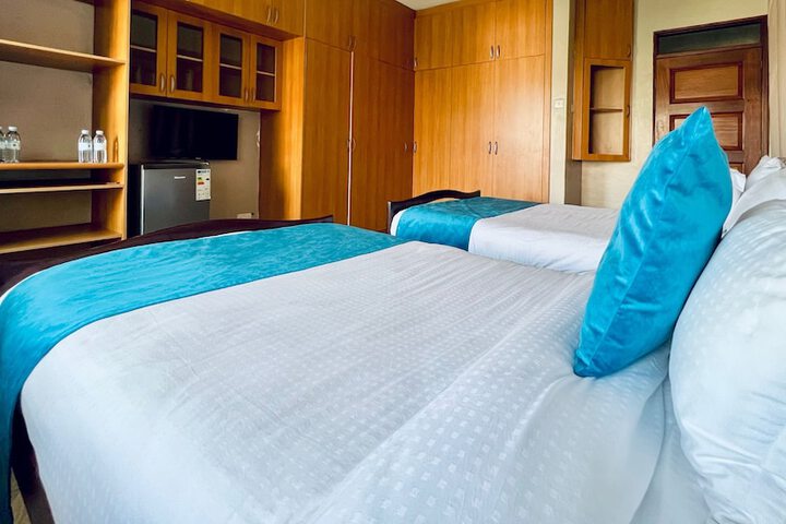 Room 34 of 63