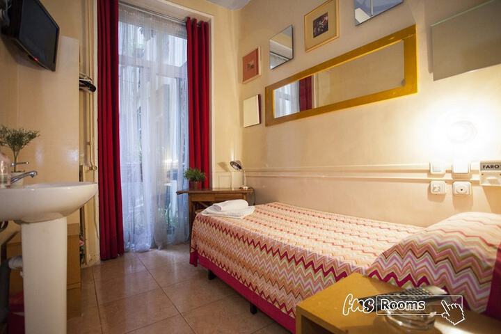 Room 27 of 67