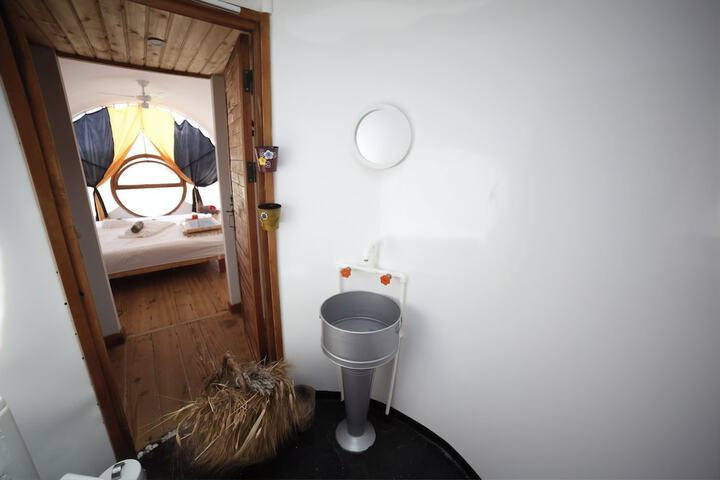 Room 15 of 126