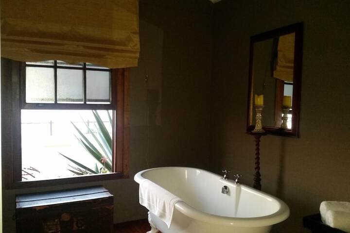 Room 37 of 53