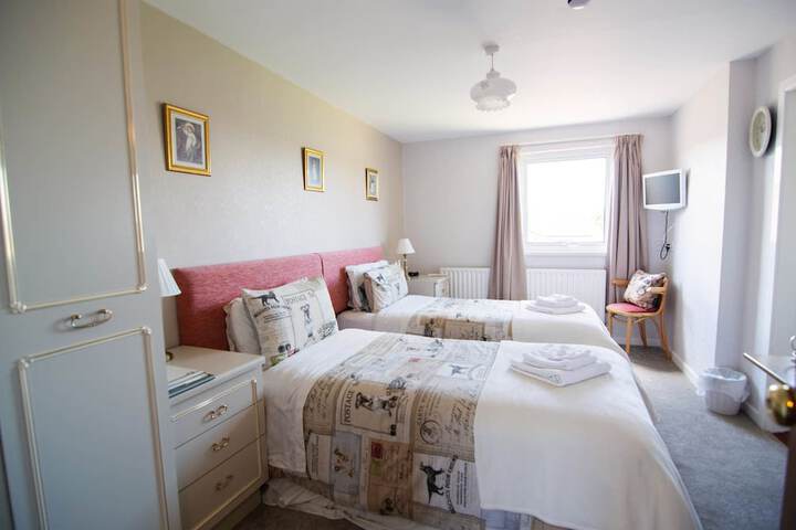 Room 6 of 20