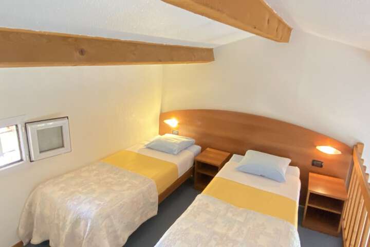 Room 10 of 51