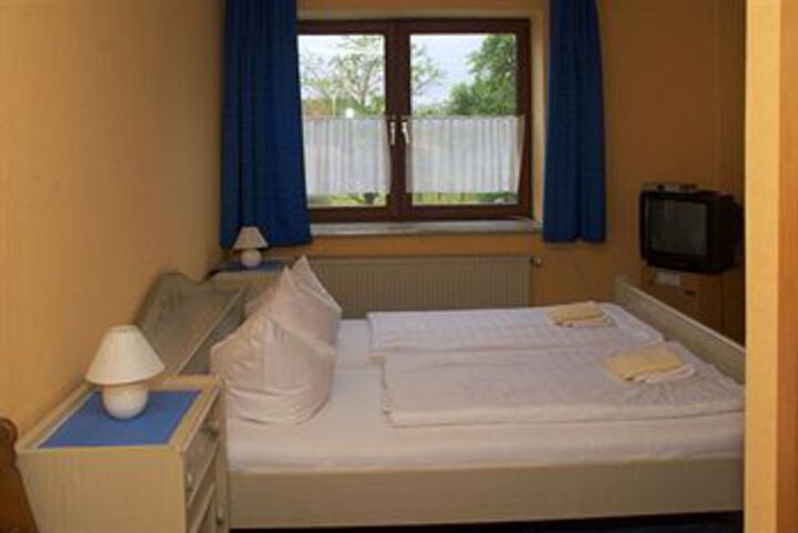 Room 13 of 26