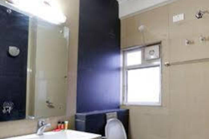 OYO ROOMS Q CITY GACHIBOWLI