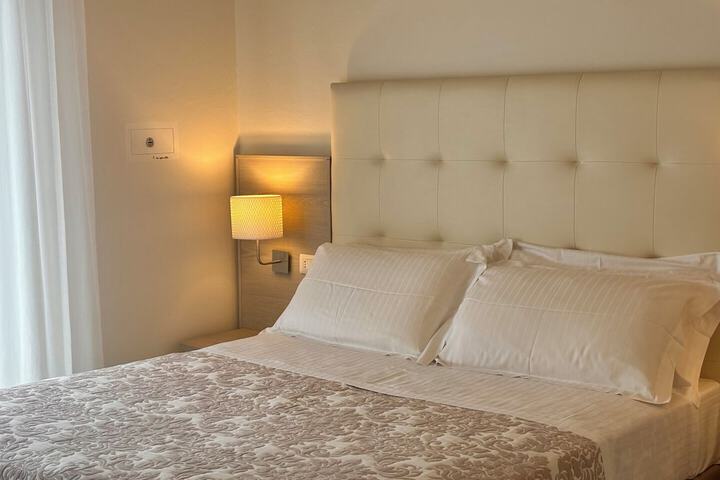 Room 32 of 58