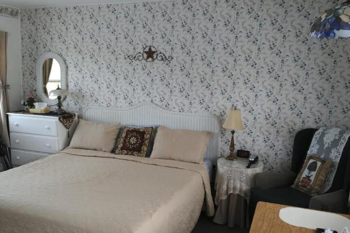 Room 9 of 32
