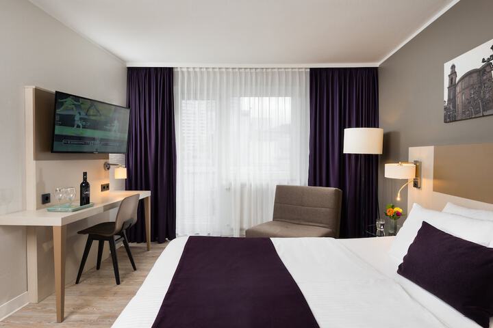 Room 7 of 24