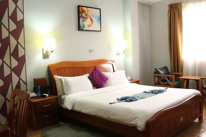 Room 9 of 23