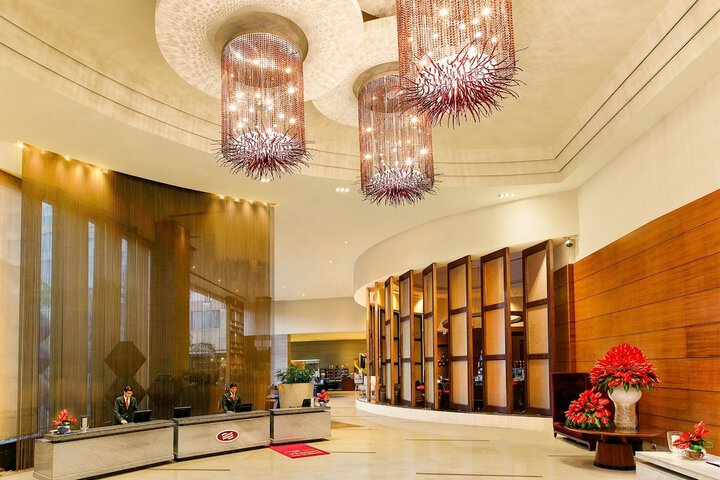 Entrance & Lobby