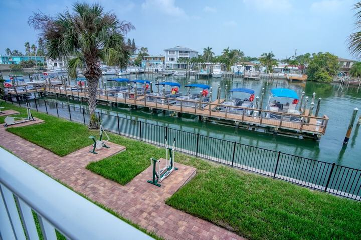 2 Queen Beds Marina View (14 of 15)