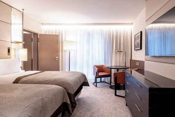Room 227 of 457