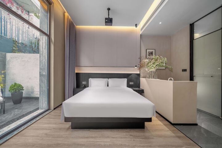 Room 22 of 64