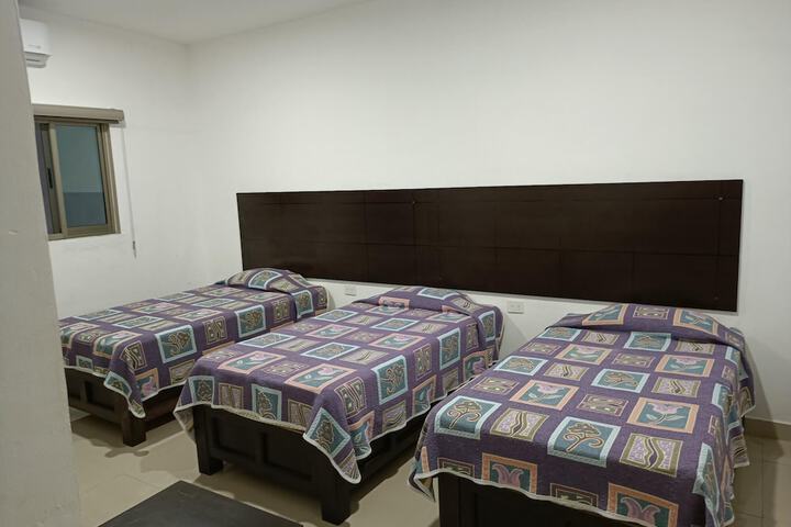 Room 13 of 27