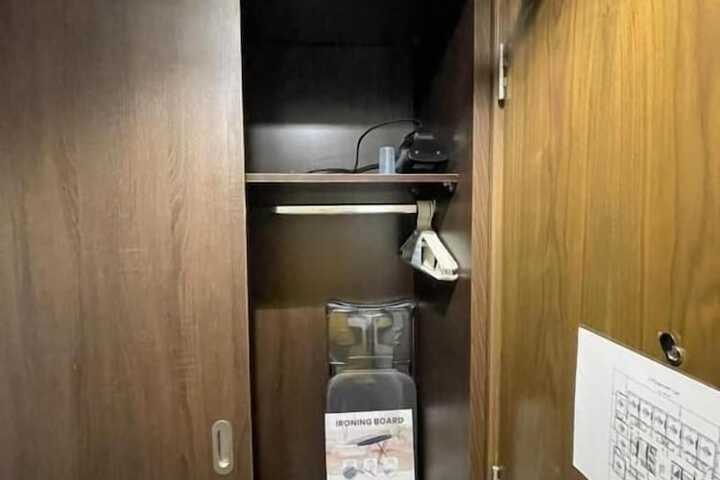 Room 31 of 39