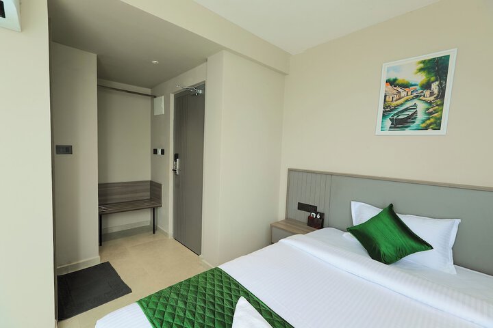 Room 8 of 40