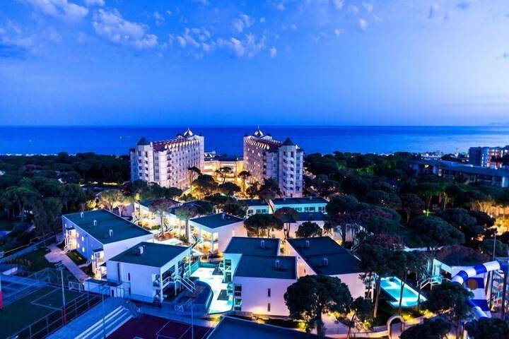 Hotel 219 of 227