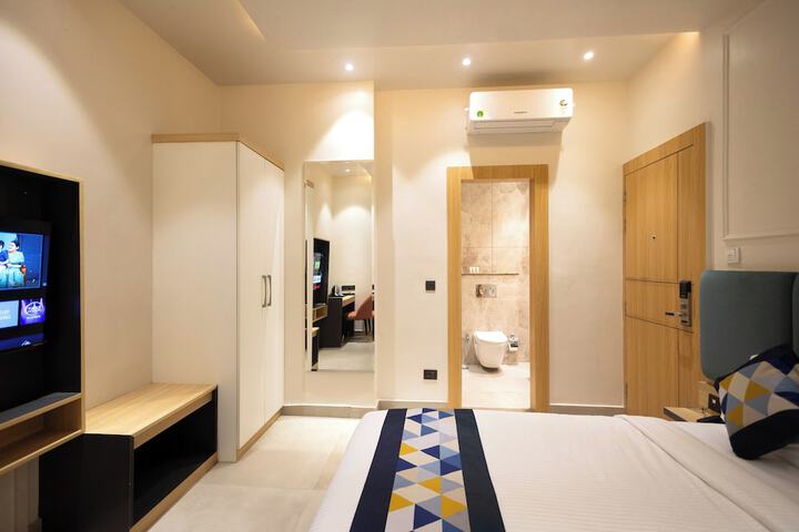 Room 32 of 48
