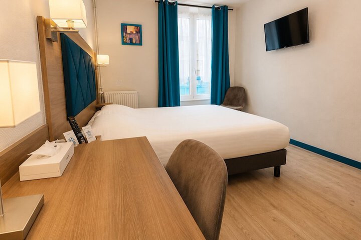 Room 10 of 42