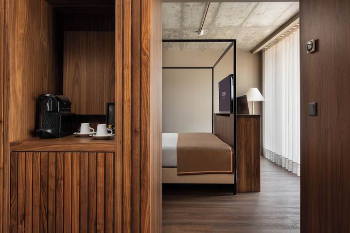 Room 35 of 54