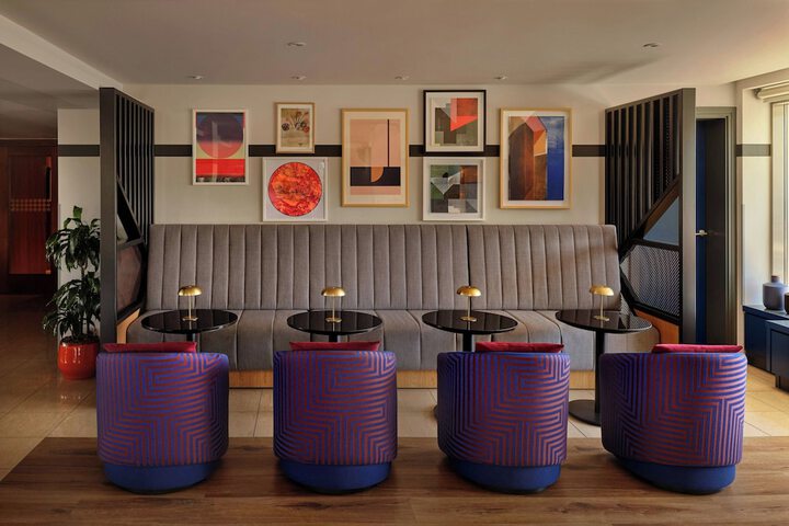 Lounge 96 of 127