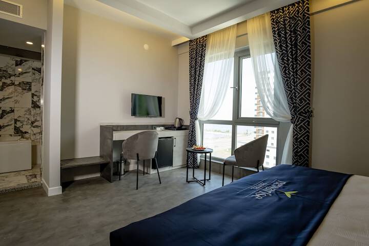 Room 13 of 38