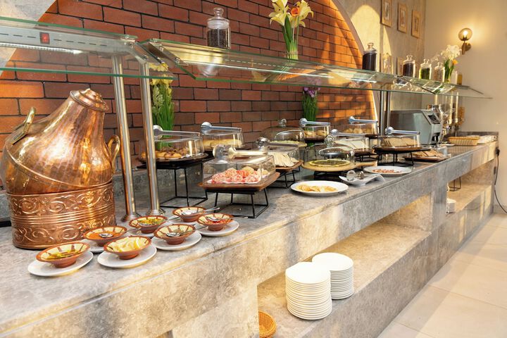 Dining 35 of 40