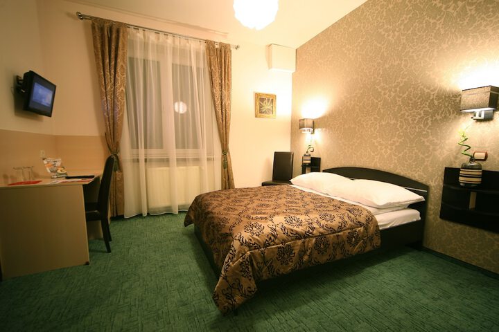 Room 14 of 38