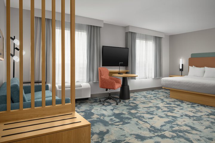 Room 8 of 77