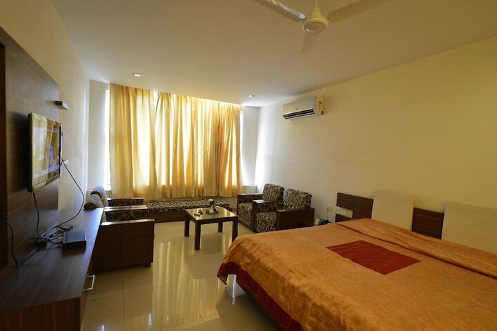 Room 2 of 14
