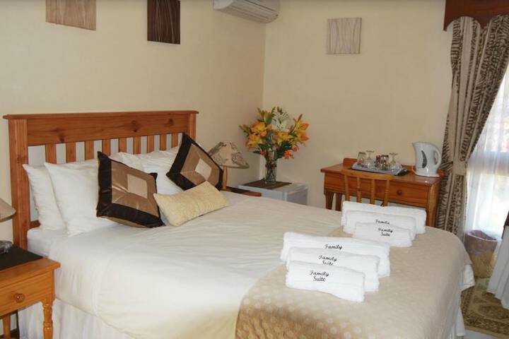 Room 5 of 16