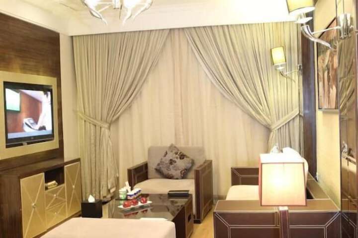 Room 21 of 25