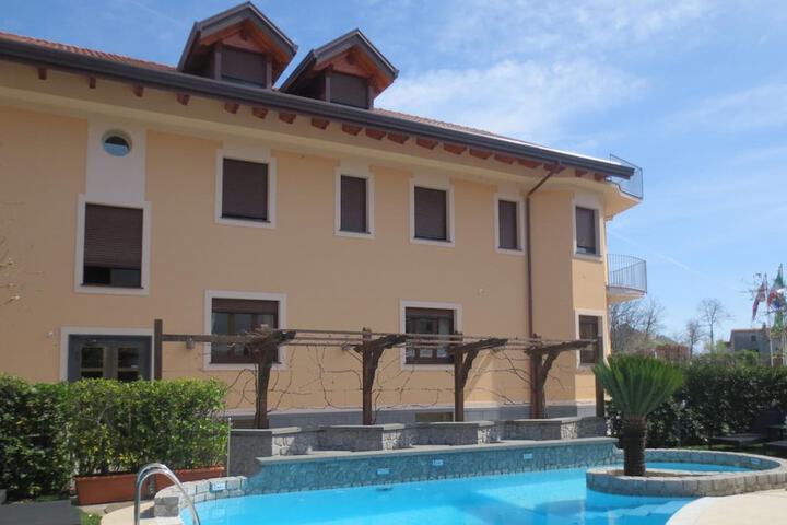 Hotel Pool