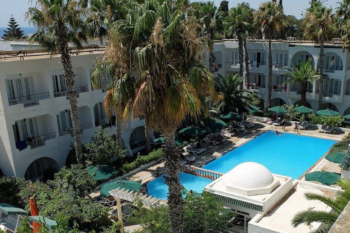 Hotel Pool