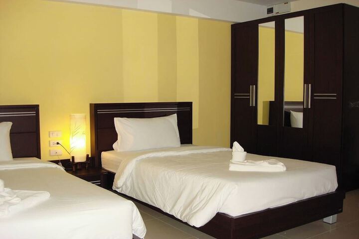 Room 30 of 40