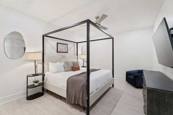 Room 15 of 140