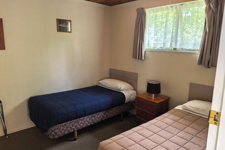 Room 12 of 76