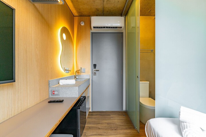 Room 47 of 71
