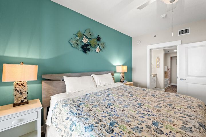 Room 82 of 308