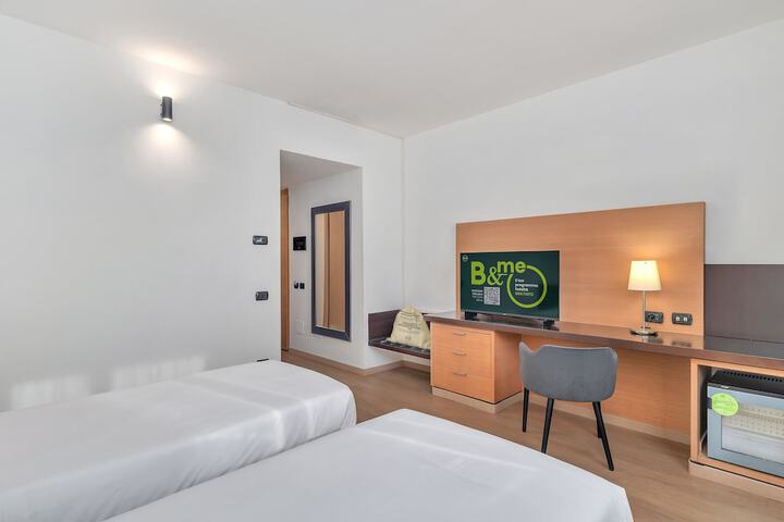 Room 9 of 31