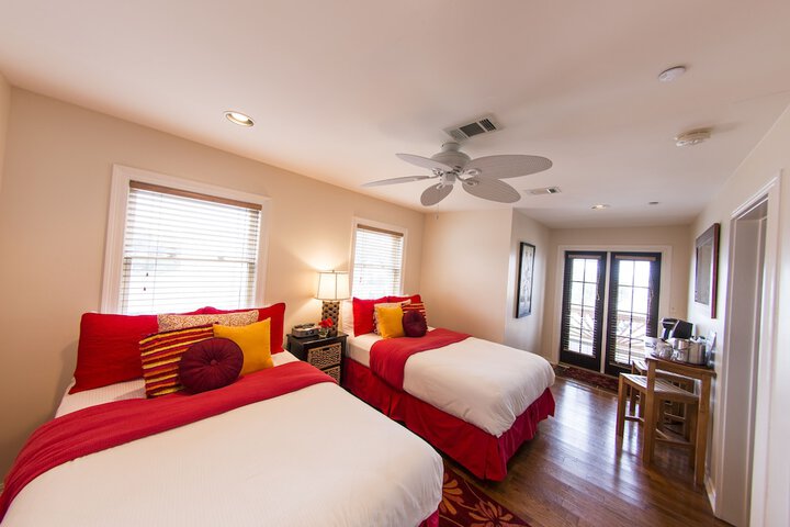 Room 4 of 34