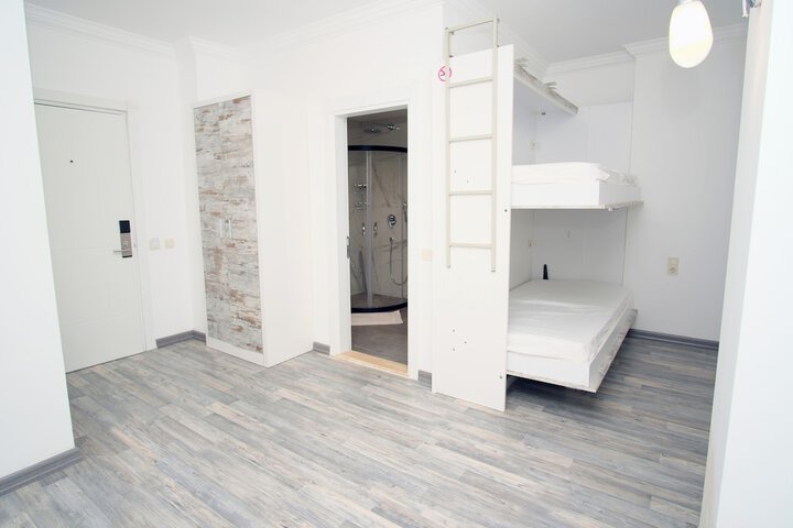 Room 17 of 75