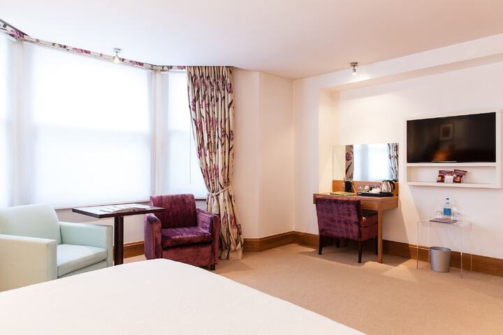 Room 47 of 100