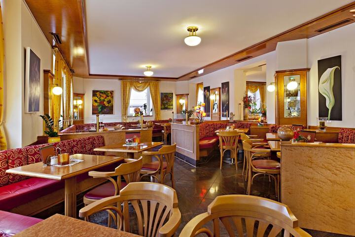 Cafe