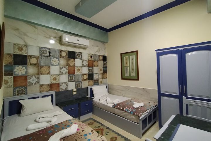 Room 18 of 22