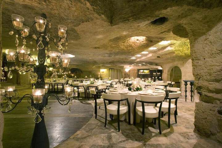 Ballroom/Hall 46 of 55