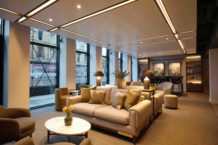 Lounge 36 of 40